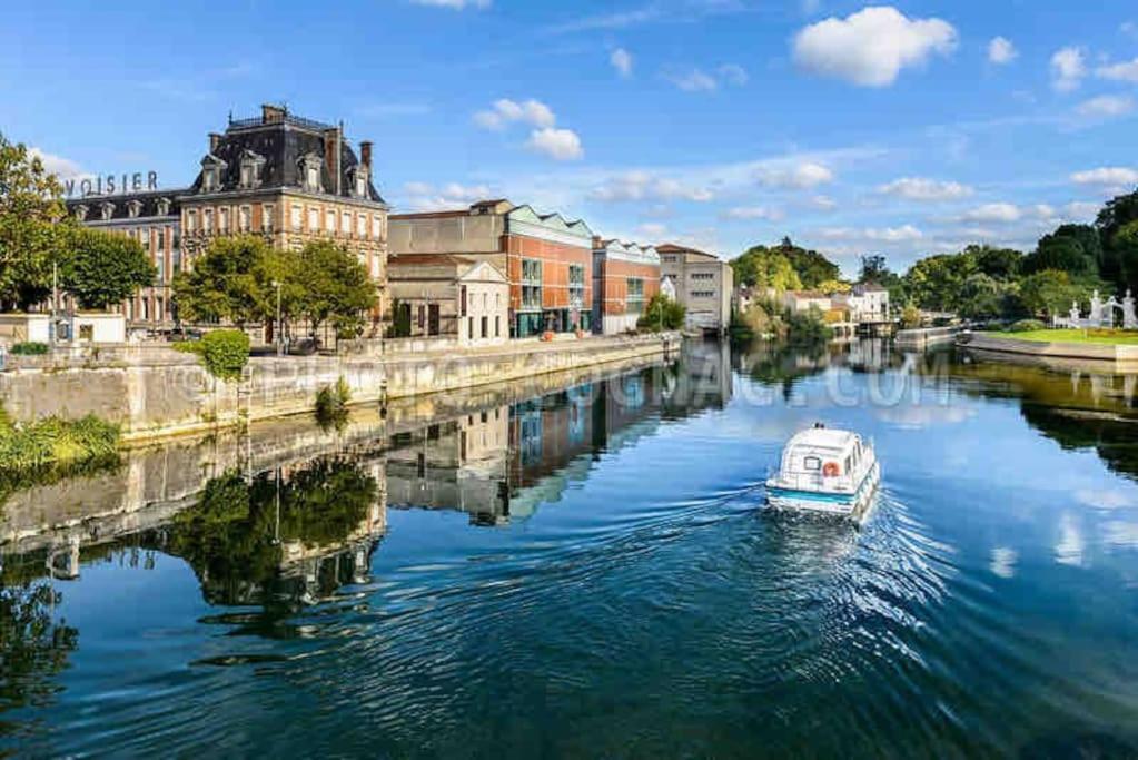 Maison Cosy Avec Parking Gratuit Jarnac Exterior foto